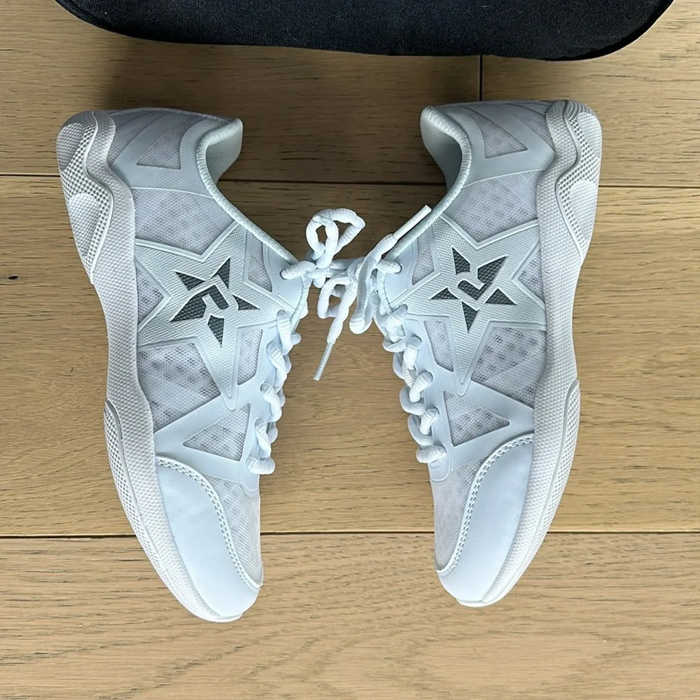 Rebel Athletic Ruthless White Cheer Shoe, size 5 - Picture 5 of 8